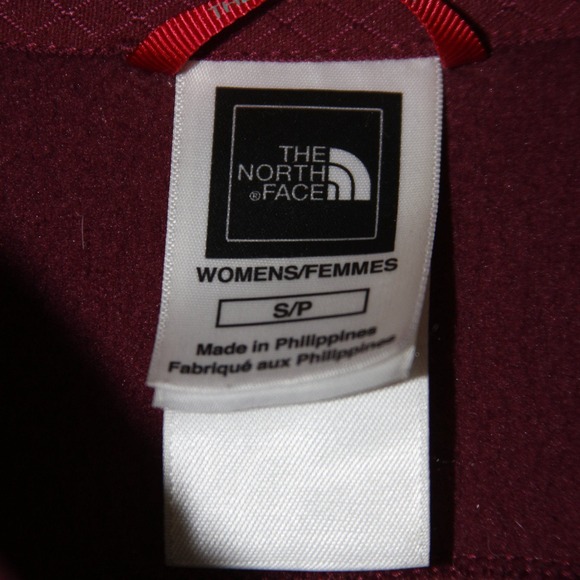 The North Face TKA 100 Fleece Jacket Womens S Burgundy Full Zip Lightweight - Picture 4 of 7